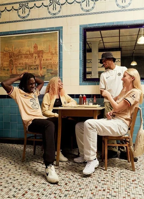 كيف تؤثر في الناس وتزيد من جاذبيتك لهم